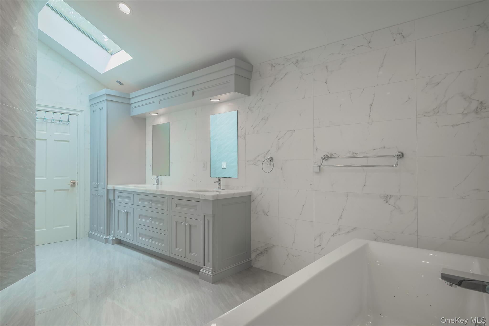 1095 Pine Valley Road Oyster Bay, NY 11771 - Photo 24 of 50