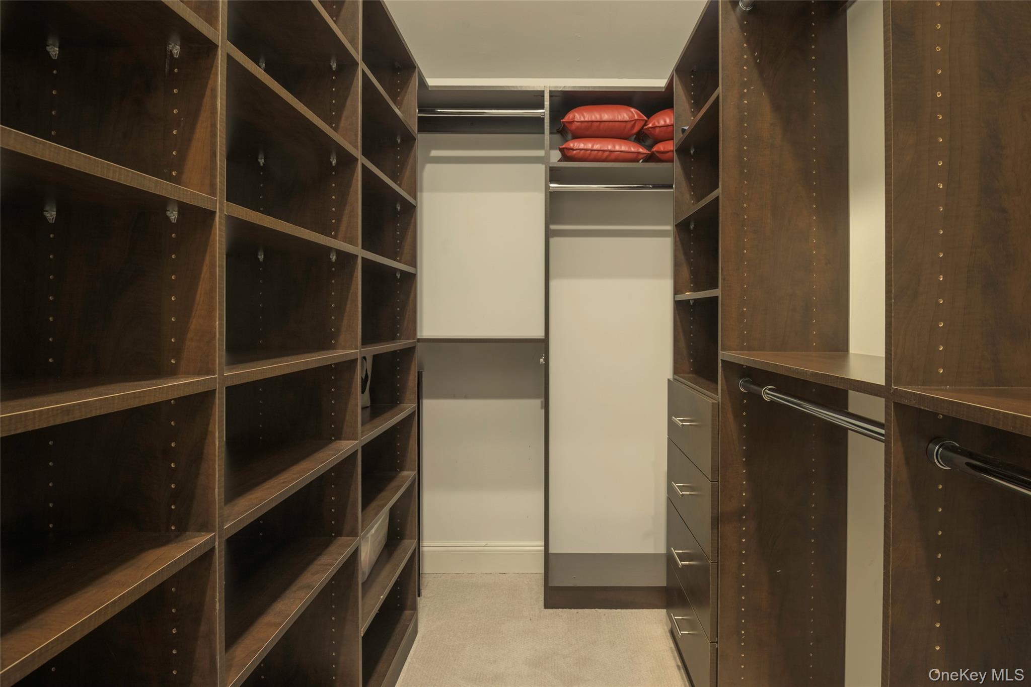 1095 Pine Valley Road Oyster Bay, NY 11771 - Photo 30 of 50