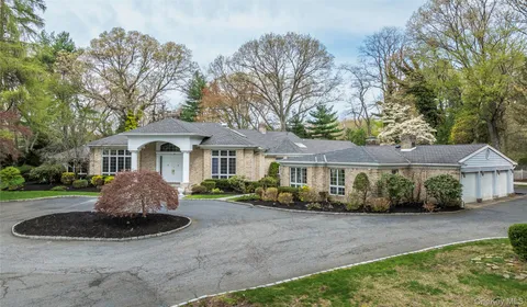 $3,499,999 | 1095 Pine Valley Road, Oyster Bay, NY 11771