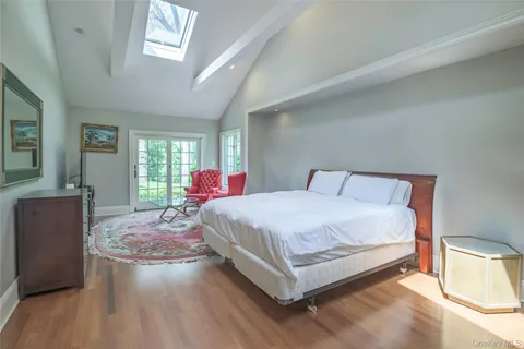$3,499,999 | 1095 Pine Valley Road, Oyster Bay, NY 11771