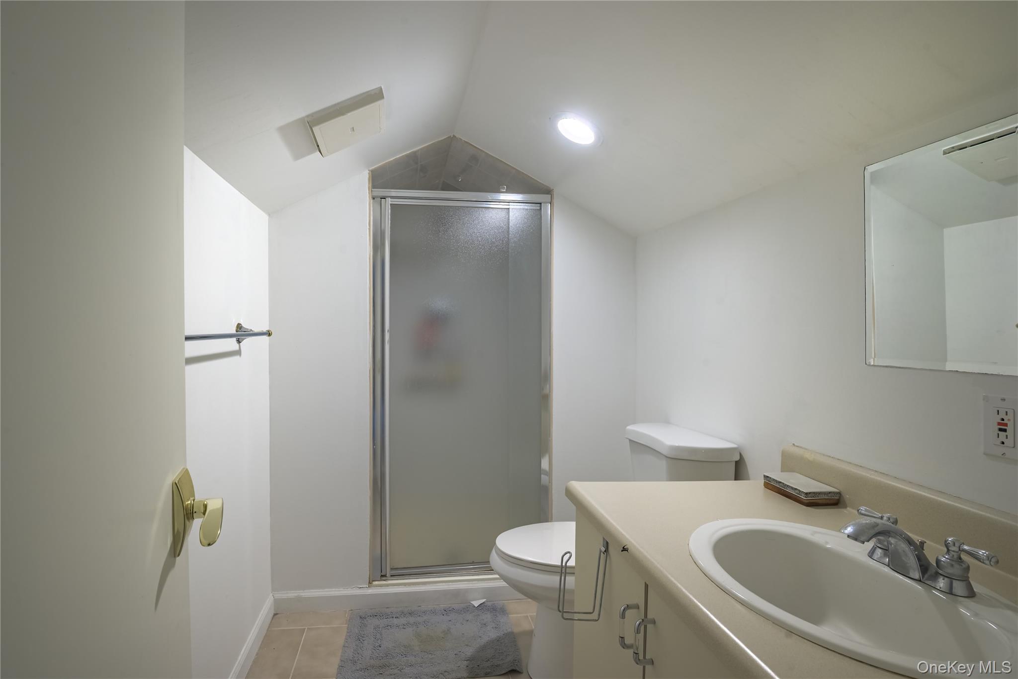 1095 Pine Valley Road Oyster Bay, NY 11771 - Photo 36 of 50