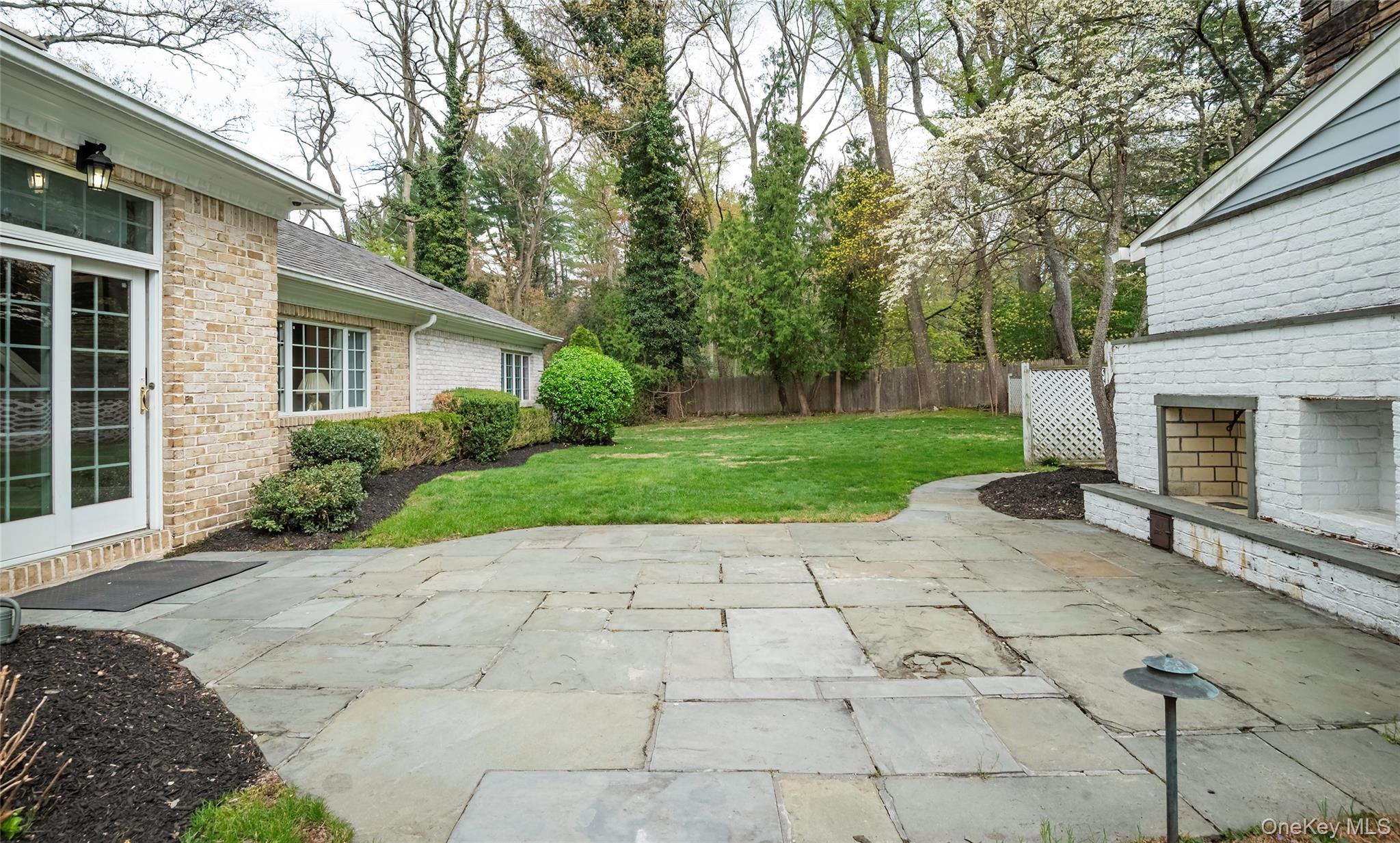 1095 Pine Valley Road Oyster Bay, NY 11771 - Photo 38 of 50