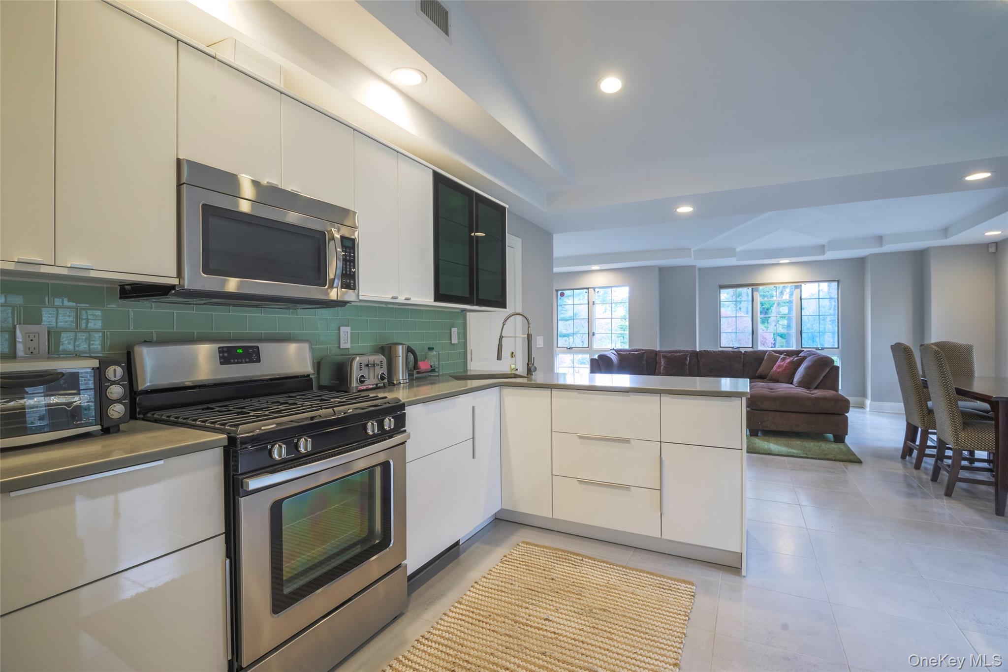 1095 Pine Valley Road Oyster Bay, NY 11771 - Photo 42 of 50