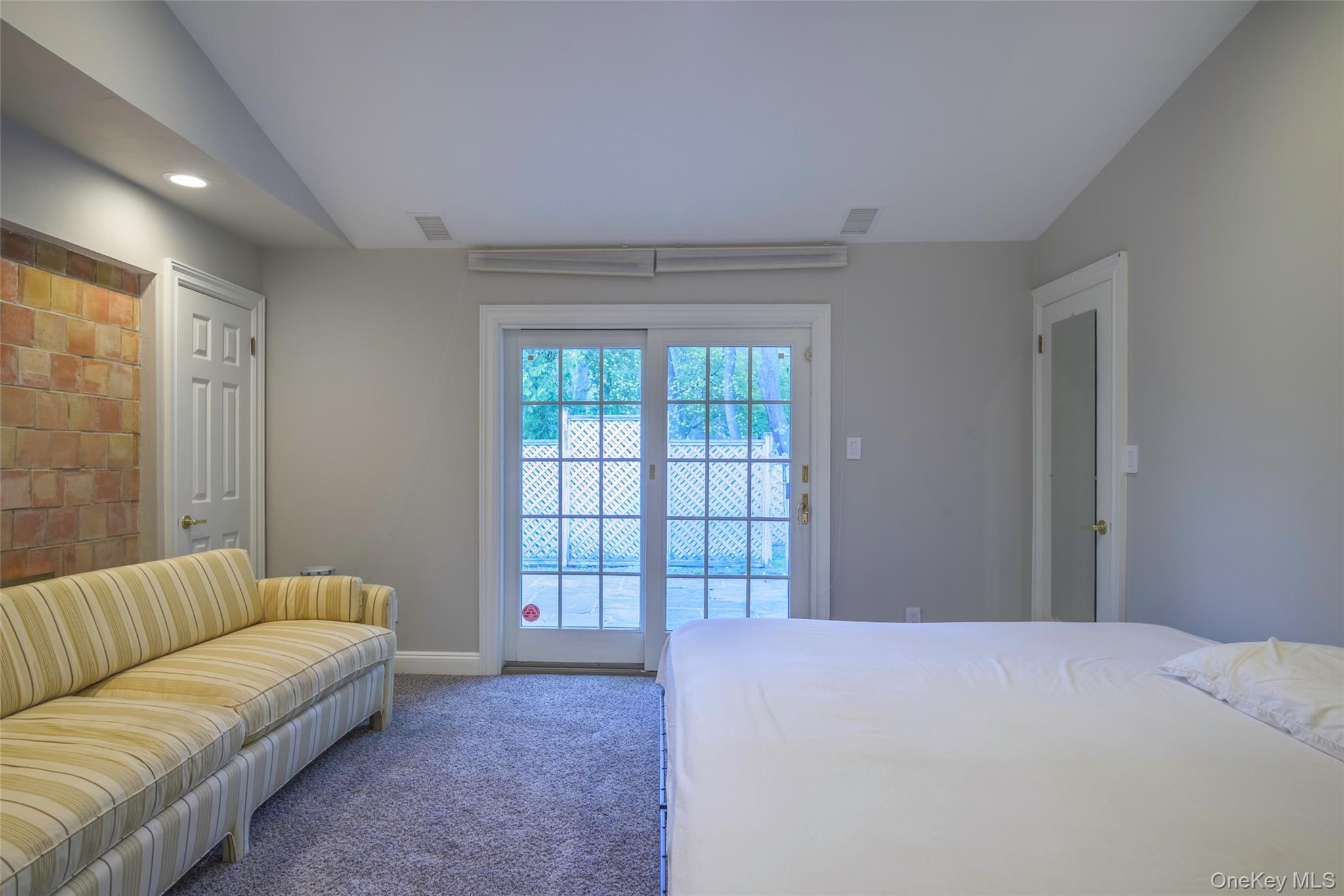 1095 Pine Valley Road Oyster Bay, NY 11771 - Photo 43 of 50