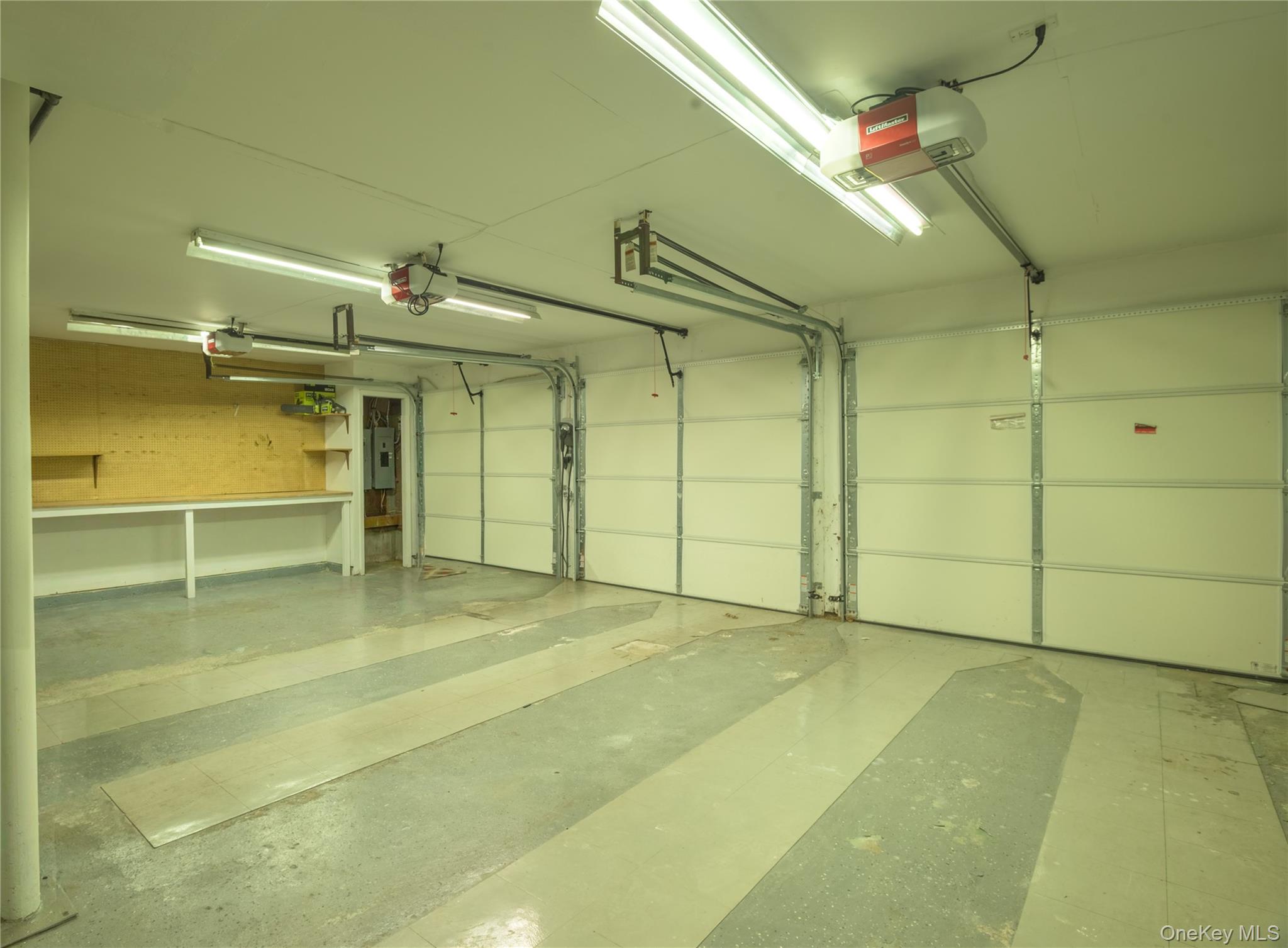 1095 Pine Valley Road Oyster Bay, NY 11771 - Photo 45 of 50