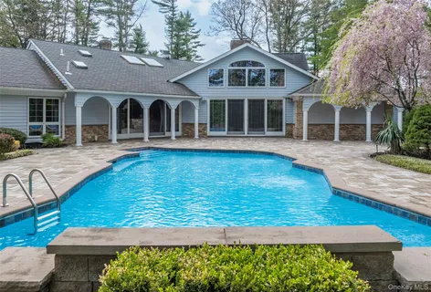 $3,499,999 | 1095 Pine Valley Road, Oyster Bay, NY 11771