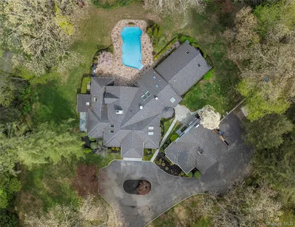 $3,499,999 | 1095 Pine Valley Road, Oyster Bay, NY 11771
