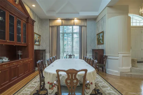 $3,499,999 | 1095 Pine Valley Road, Oyster Bay, NY 11771