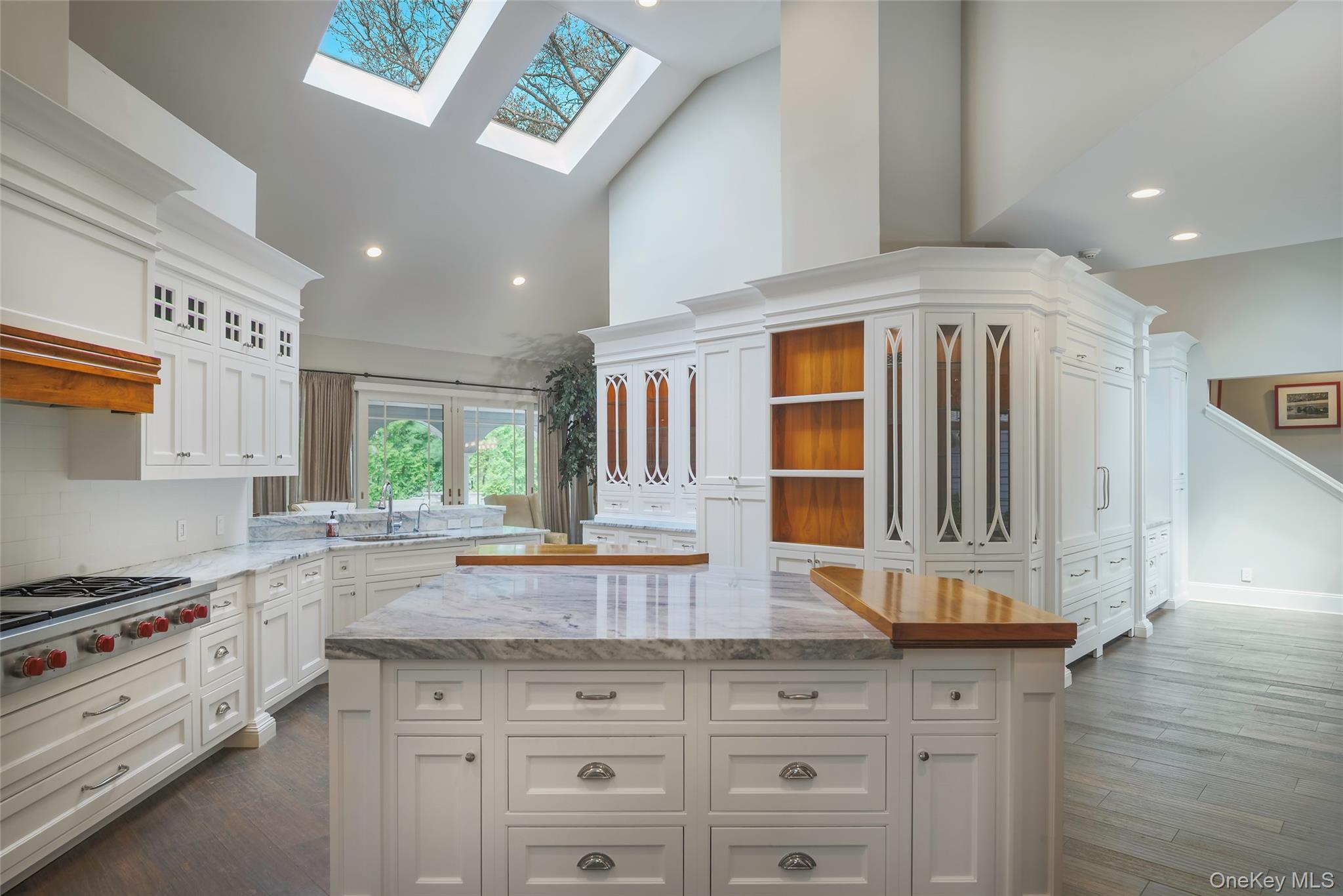 1095 Pine Valley Road Oyster Bay, NY 11771 - Photo 9 of 50