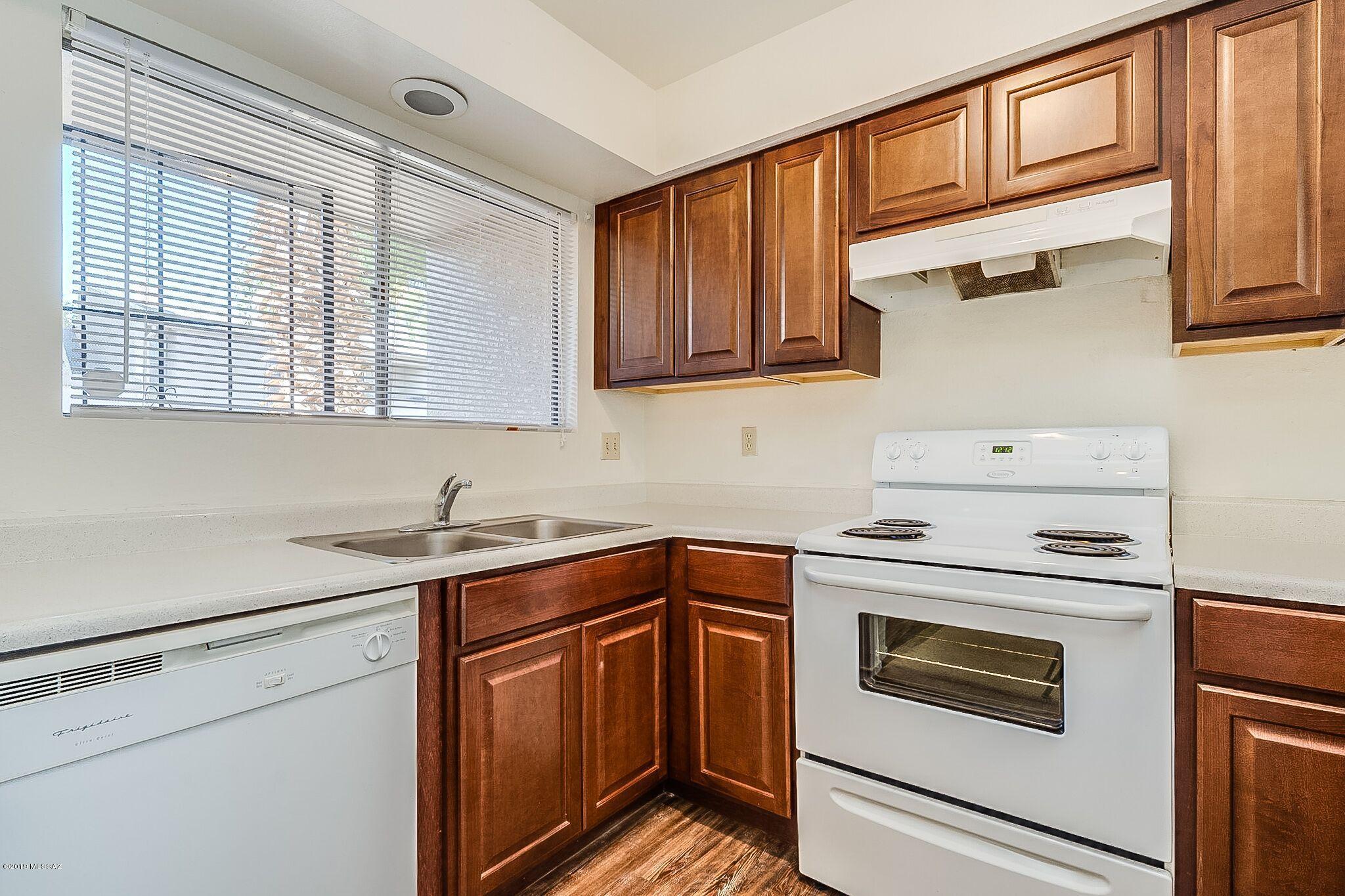 3750 North Country Club Road, Unit 45 Tucson, AZ 85716 - Photo 3 of 24