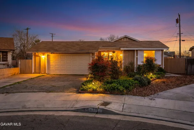 $425,000 | 43848 Fern Avenue, Lancaster, CA 93534