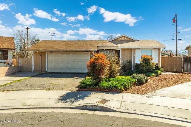 $425,000 | 43848 Fern Avenue, Lancaster, CA 93534