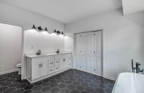 $529,900 | 1781 Forest Avenue, Memphis, TN 38112