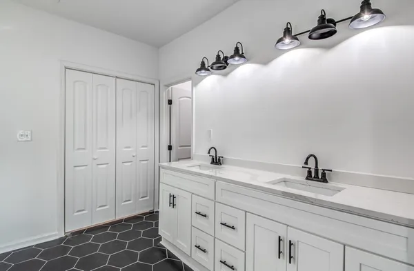 $529,900 | 1781 Forest Avenue, Memphis, TN 38112