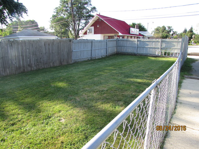 809 Black Road Joliet, IL 60435 - Photo 7 of 8