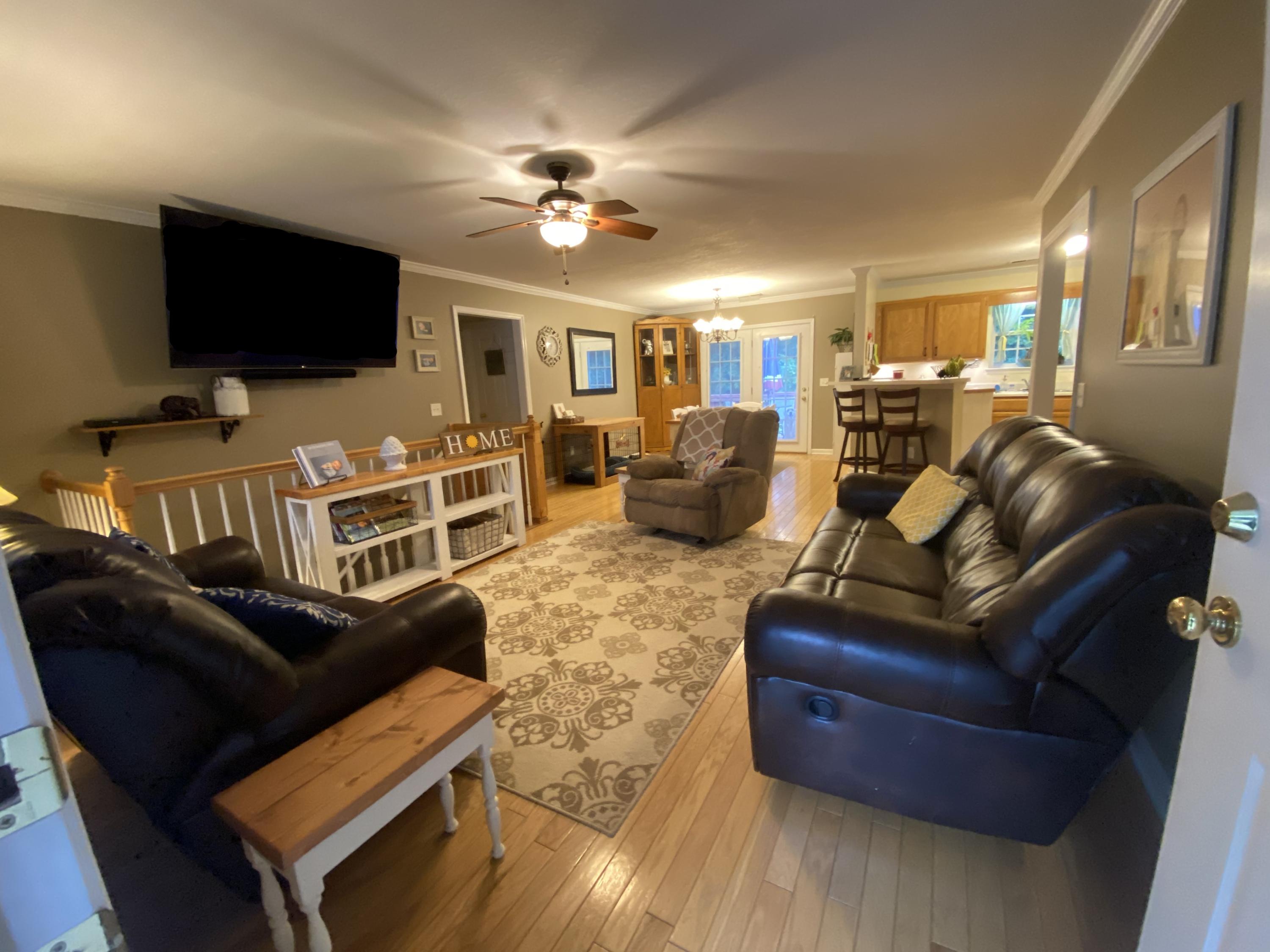 1006 Tiftonia View Road Chattanooga, TN 37419 - Photo 3 of 22 Living