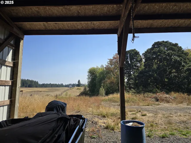 a view of empty room with parking space