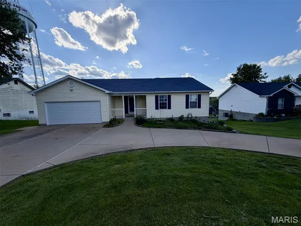 $369,000 | 1553 Scenic Drive, Herculaneum, MO 63048