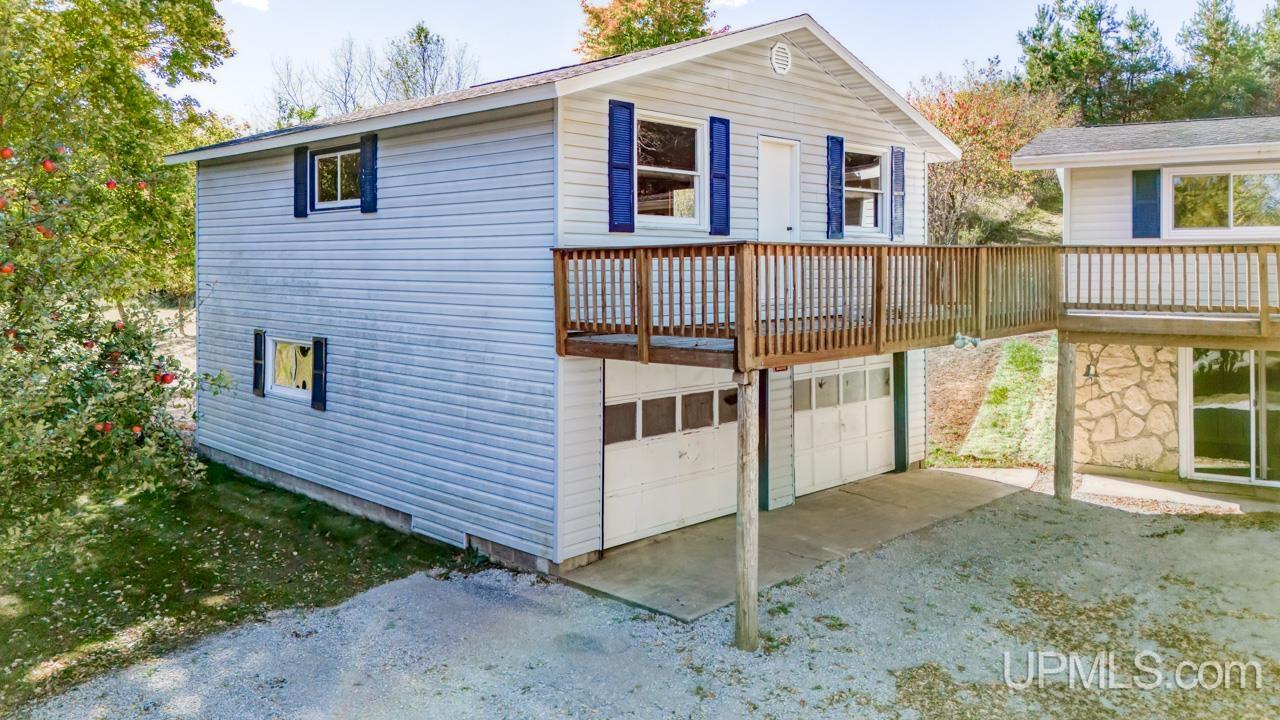 1375 10th Road Bark River, MI 49807 - Photo 3 of 25