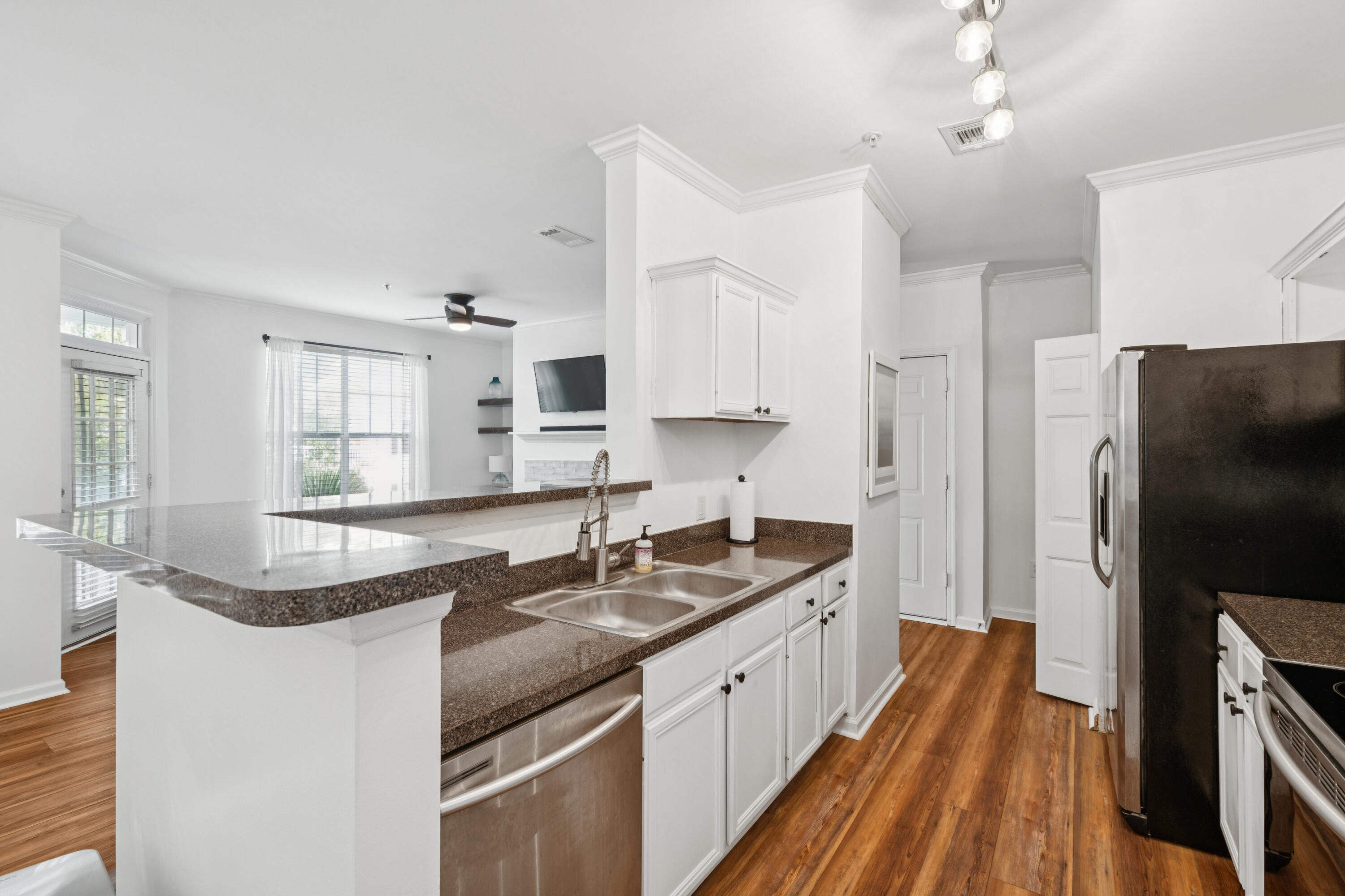 45 Sycamore Avenue, Unit 736 Charleston, SC 29407 - Photo 9 of 28 45SycamoreAve-KeenEyeMarketing-019