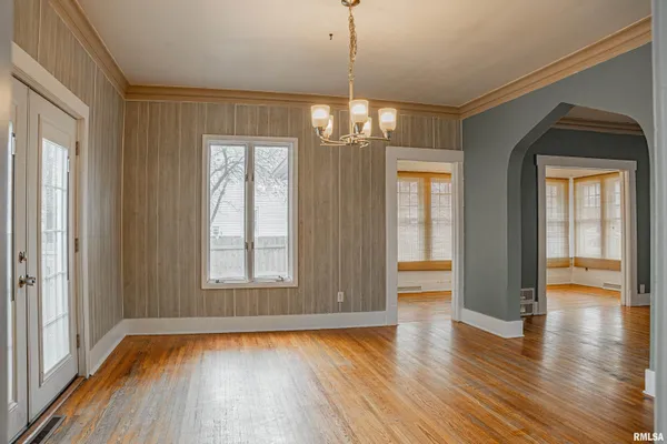 $169,000 | 525 North Vine Street, Mount Pulaski, IL 62548