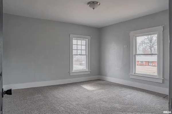 $169,000 | 525 North Vine Street, Mount Pulaski, IL 62548