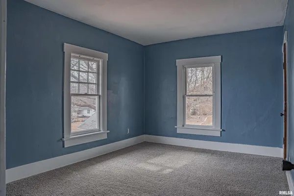 $169,000 | 525 North Vine Street, Mount Pulaski, IL 62548