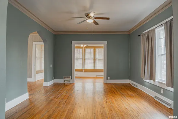 $169,000 | 525 North Vine Street, Mount Pulaski, IL 62548