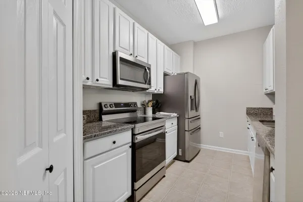 $2,100 | 7801 Point Meadows Drive, Unit 1205, Jacksonville, FL 32256