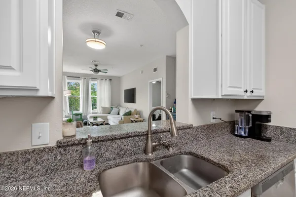 $2,100 | 7801 Point Meadows Drive, Unit 1205, Jacksonville, FL 32256