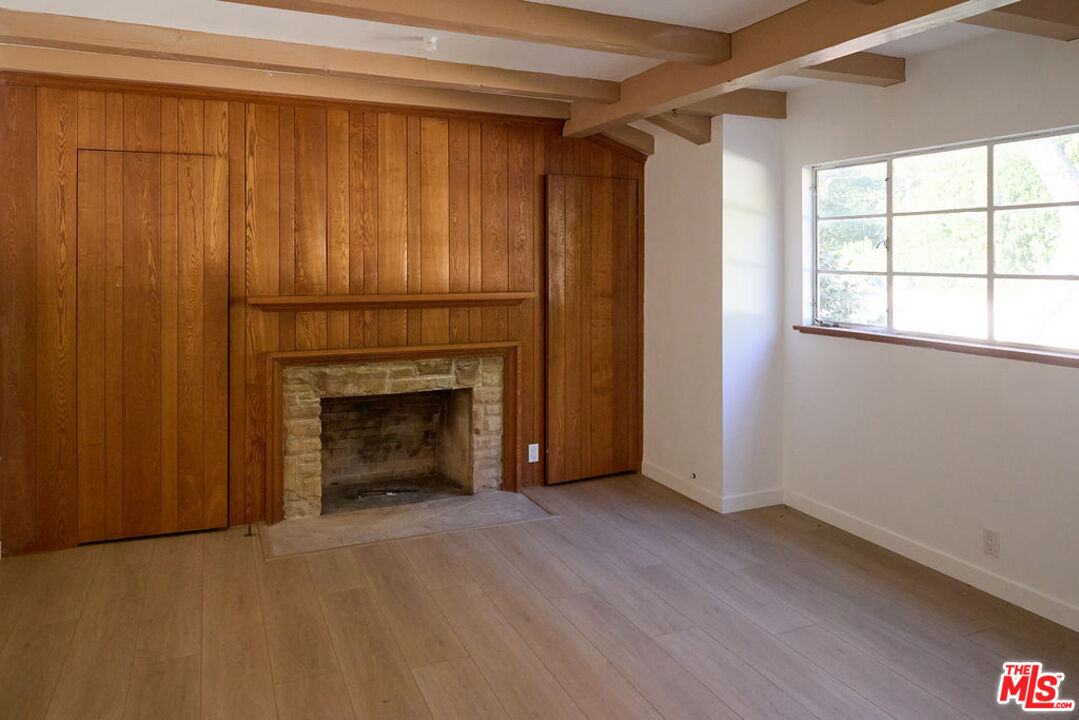 11222 Bellagio Road Los Angeles, CA 90049 - Photo 9 of 13