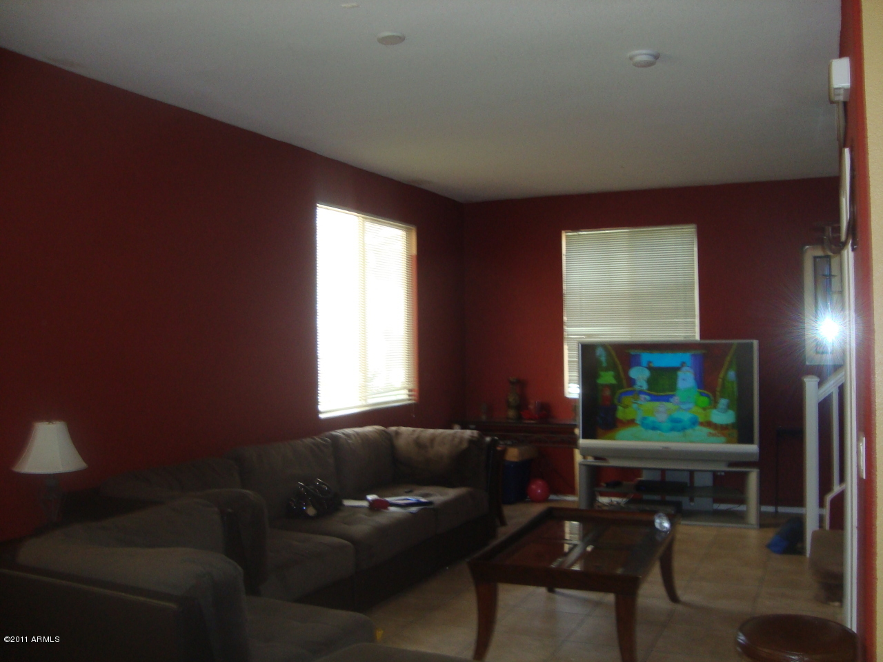 1511 East Bloch Road Phoenix, AZ 85040 - Photo 2 of 8 Living Room