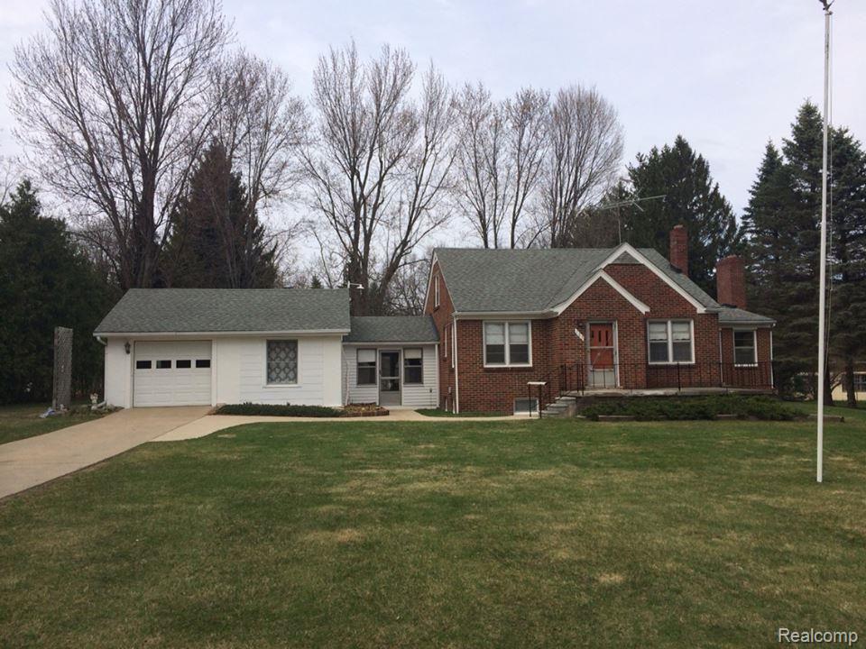 135 East Romeo Road Leonard, MI 48367 - Photo 1 of 17 romeofront.jpg