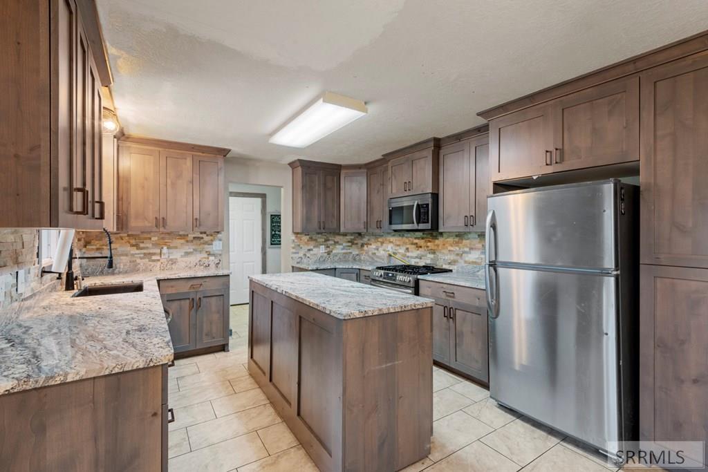 4064 South 2000 West Rexburg, ID 83440 - Photo 4 of 66