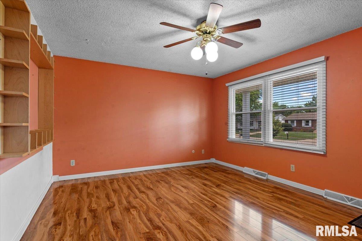 3006 Sandgate Road Springfield, IL 62702 - Photo 7 of 37