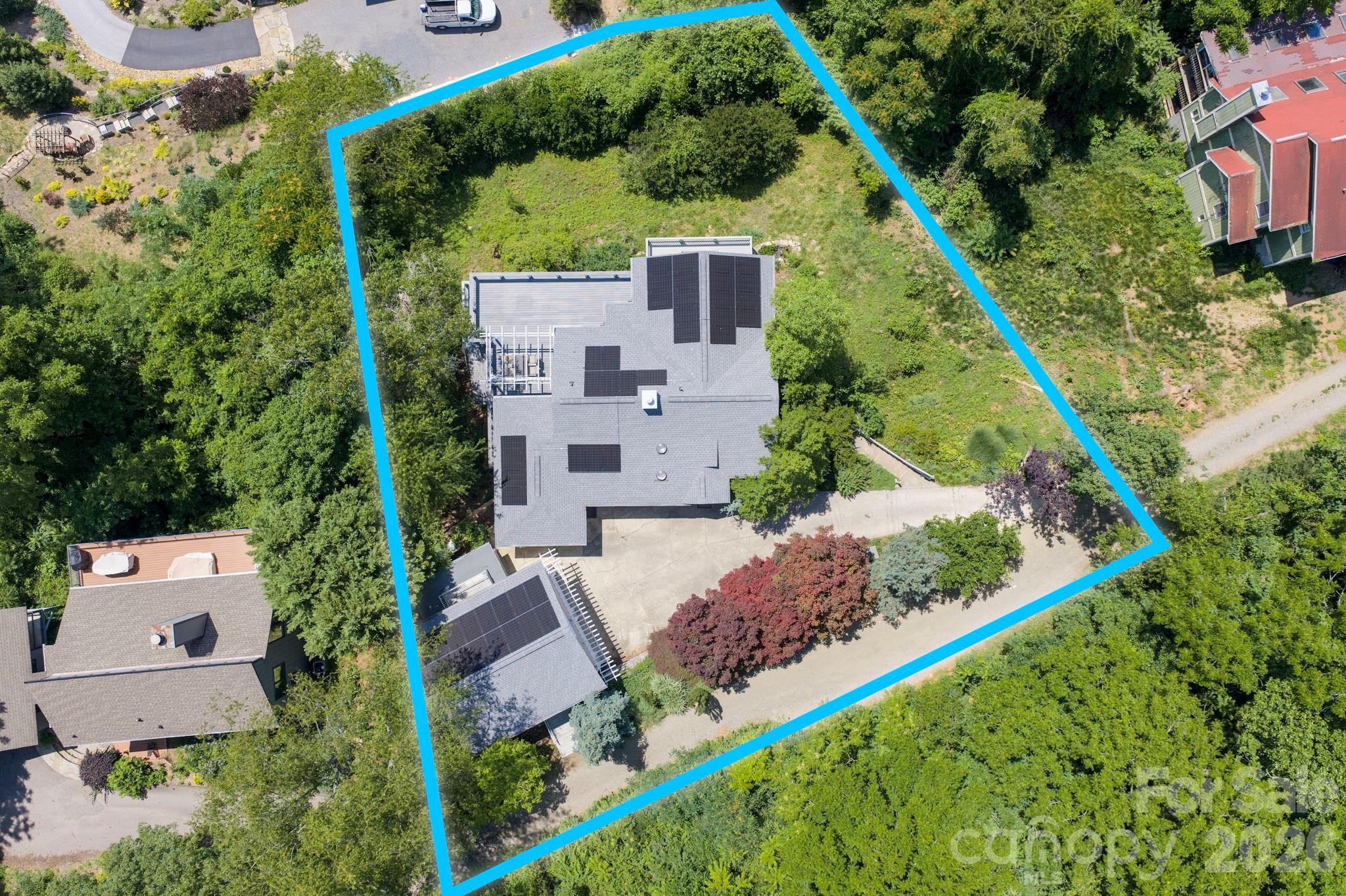 38 Lookout Road Asheville, NC 28804 - Photo 9 of 34 an aerial view of a house