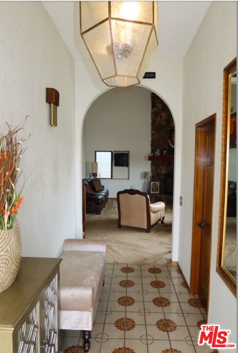 13330 Tamarisk Road Victorville, CA 92395 - Photo 21 of 33 a living room with furniture