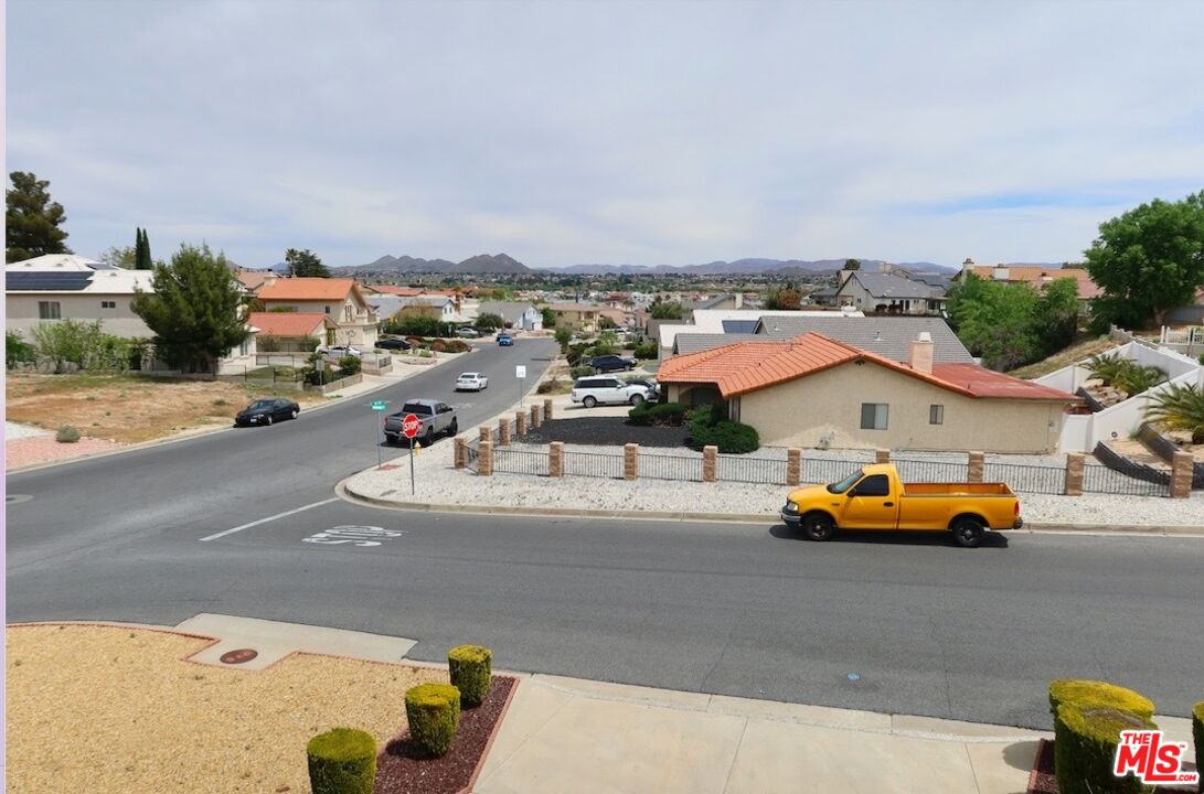 13330 Tamarisk Road Victorville, CA 92395 - Photo 31 of 33 an aerial view of a cars park