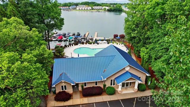 a view of house and outdoor space