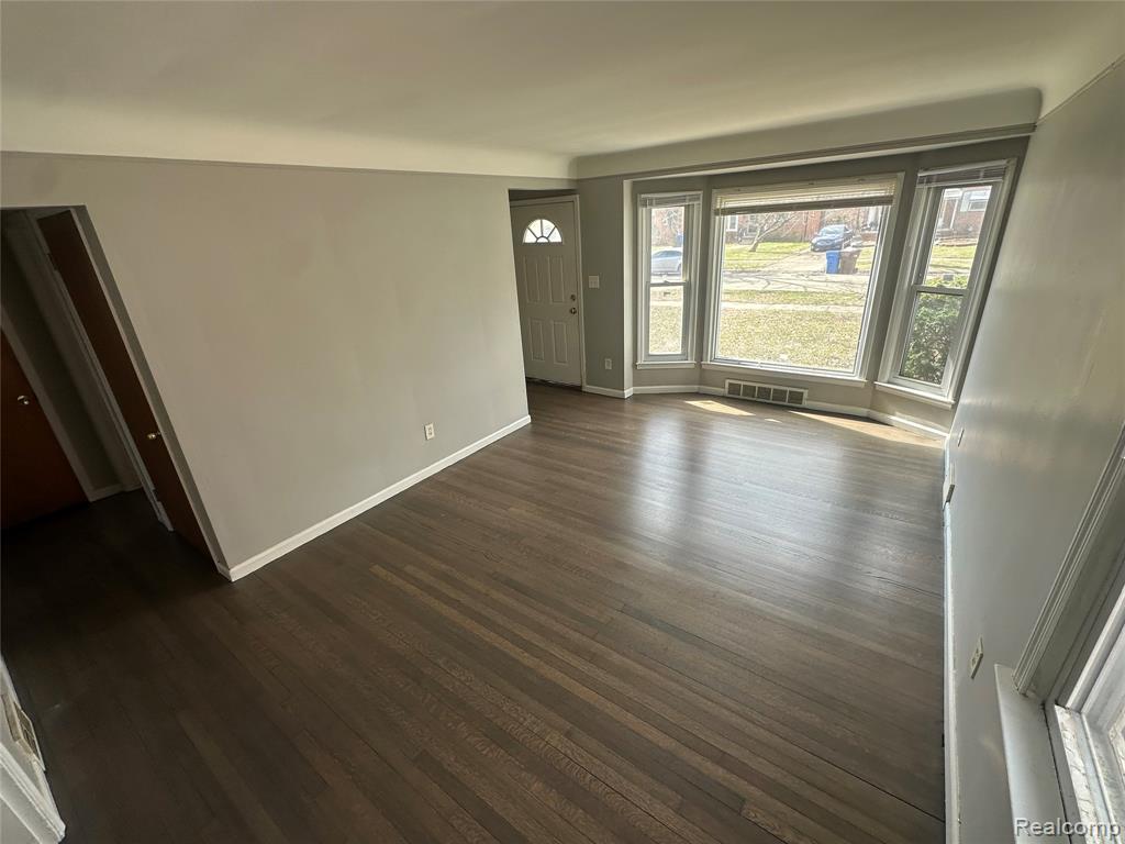 535 Sherbourne Street Inkster, MI 48141 - Photo 5 of 13