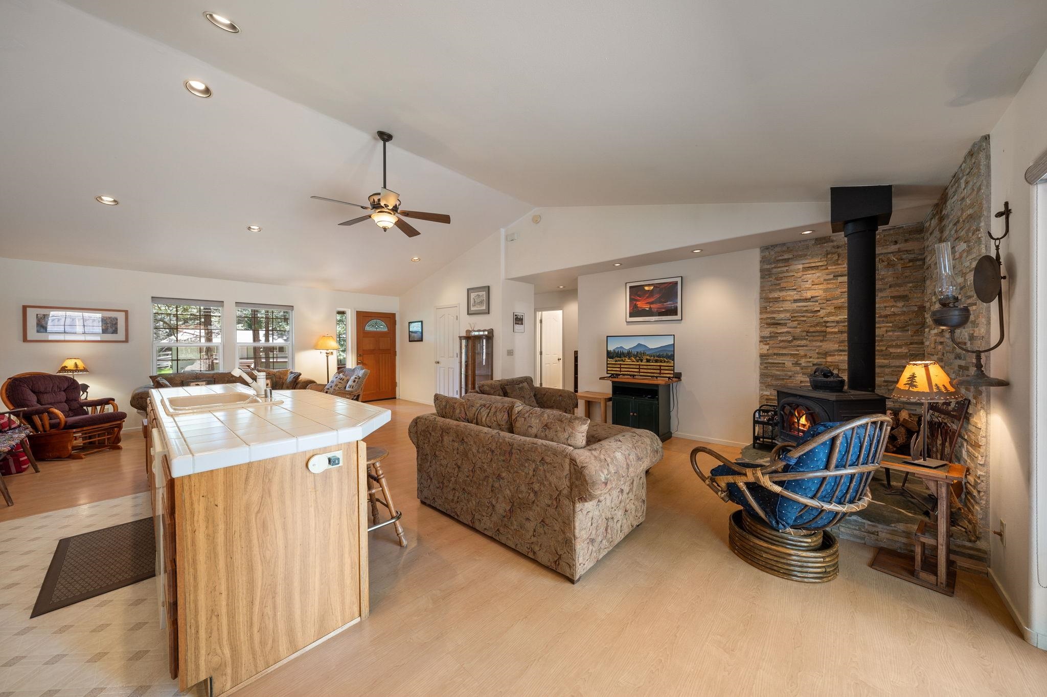 301 Mountain View Drive Calpine, CA 96124 - Photo 9 of 21