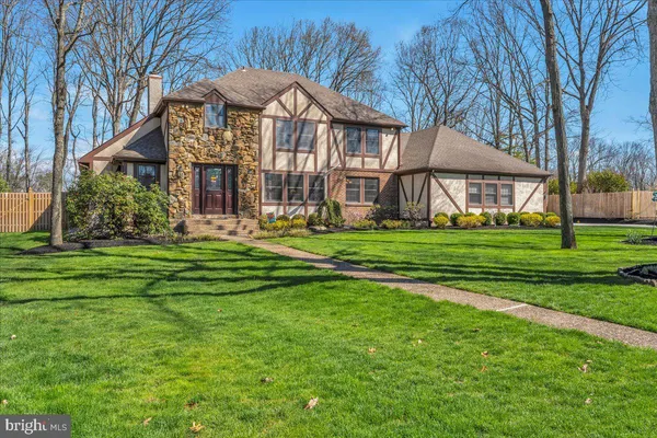 $879,500 | 6 Edelweiss Lane, Voorhees, NJ 08043