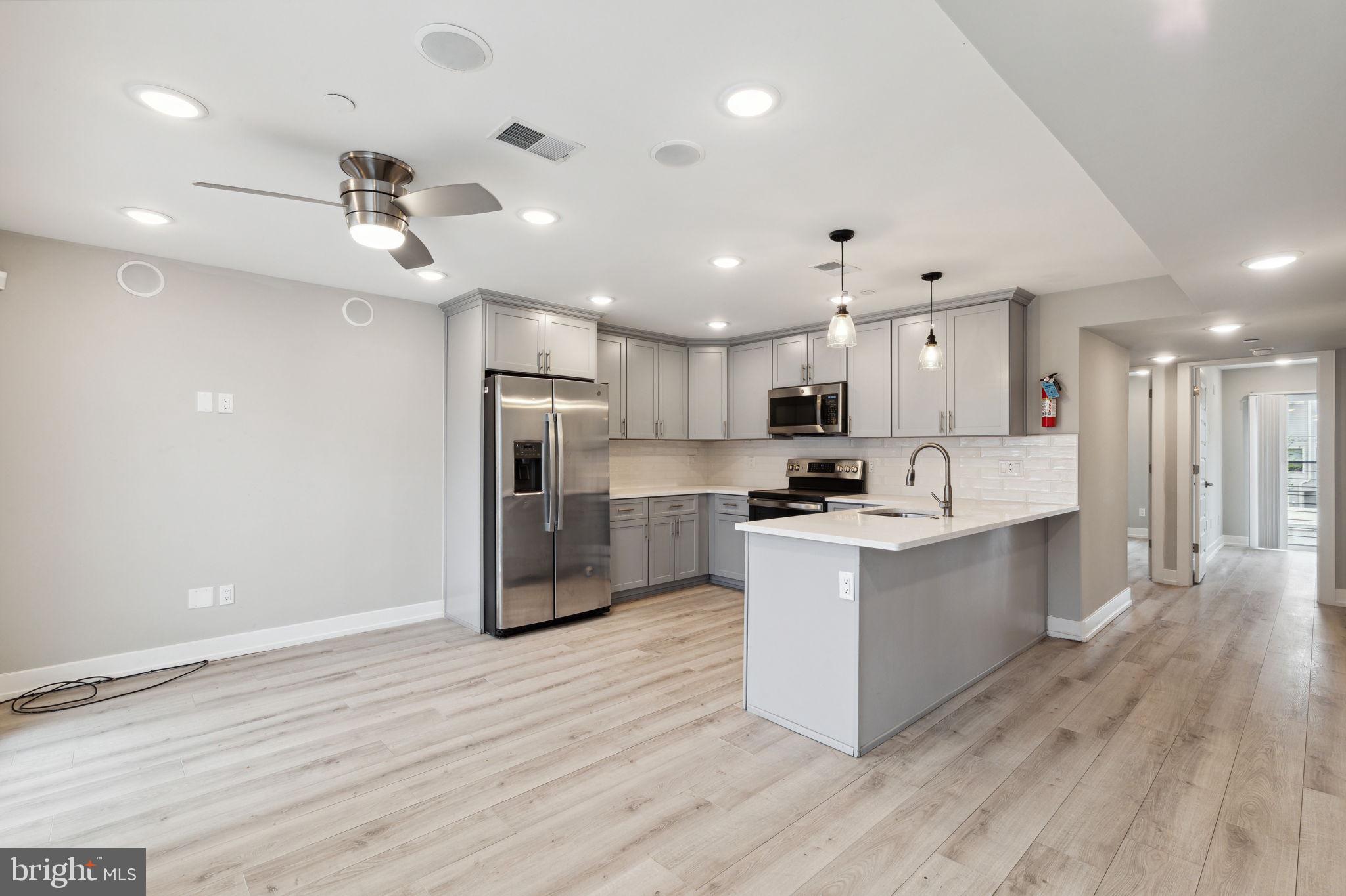 2408 North Mascher St Unit 3  