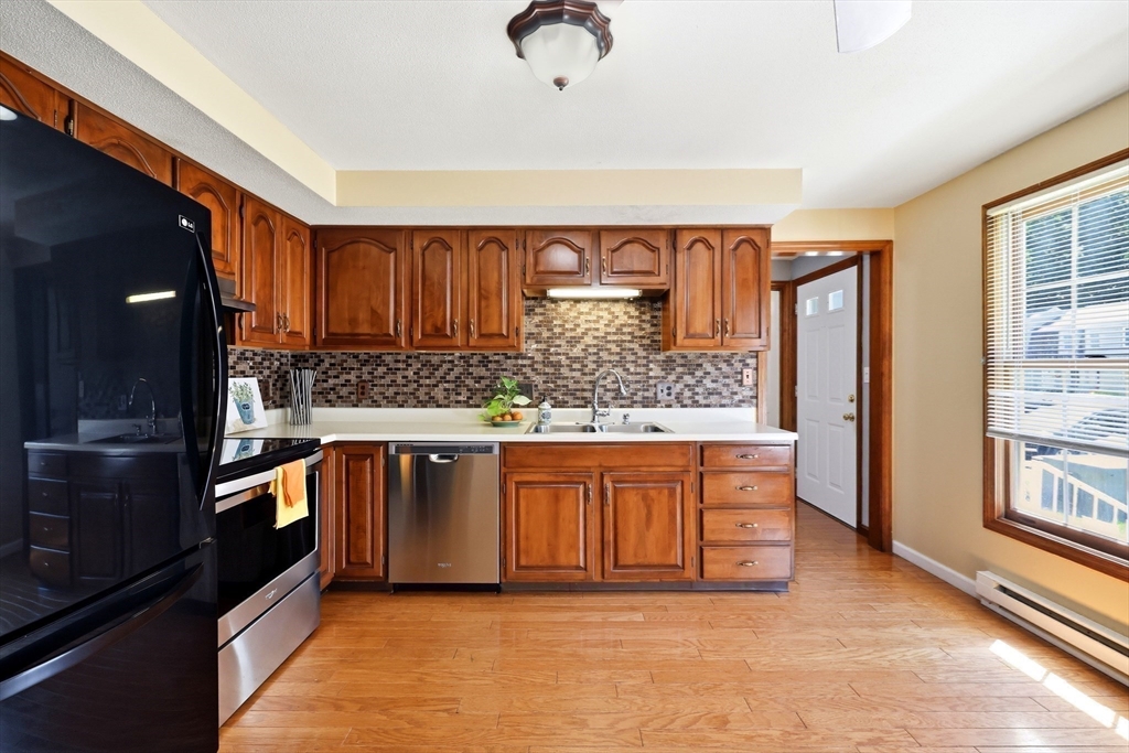 283 Fuller Road, Unit I Chicopee, MA 01020 - Photo 8 of 28