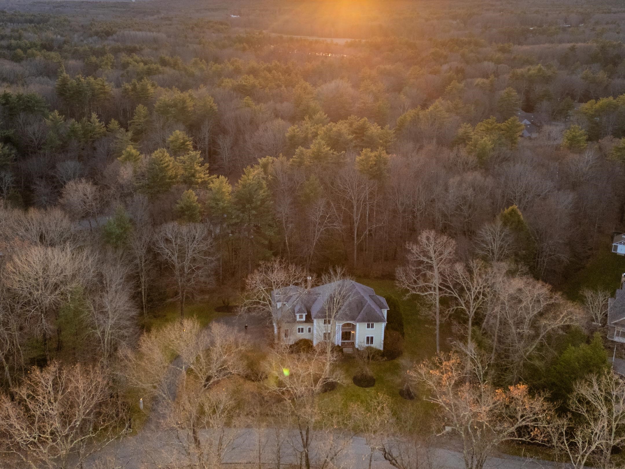 19 Patriots Road Stratham, NH 03885 - Photo 6 of 43 Gallery Image 6