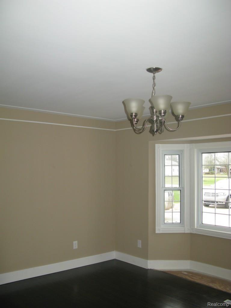 7036 Randee Street Flushing, MI 48433 - Photo 11 of 36 2011-06-19 20.04