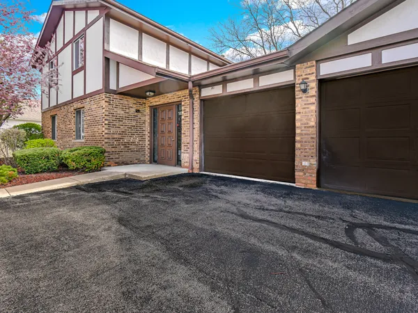 $214,900 | 5100 West 122nd Street, Unit 2B, Alsip, IL 60803