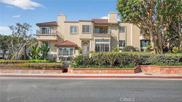 $1,450,000 | 19282 Torreypines Circle, Huntington Beach, CA 92648