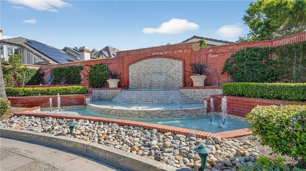 $1,450,000 | 19282 Torreypines Circle, Huntington Beach, CA 92648