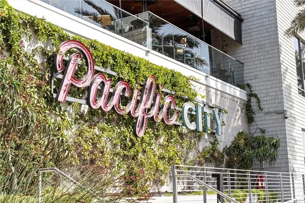 $1,450,000 | 19282 Torreypines Circle, Huntington Beach, CA 92648